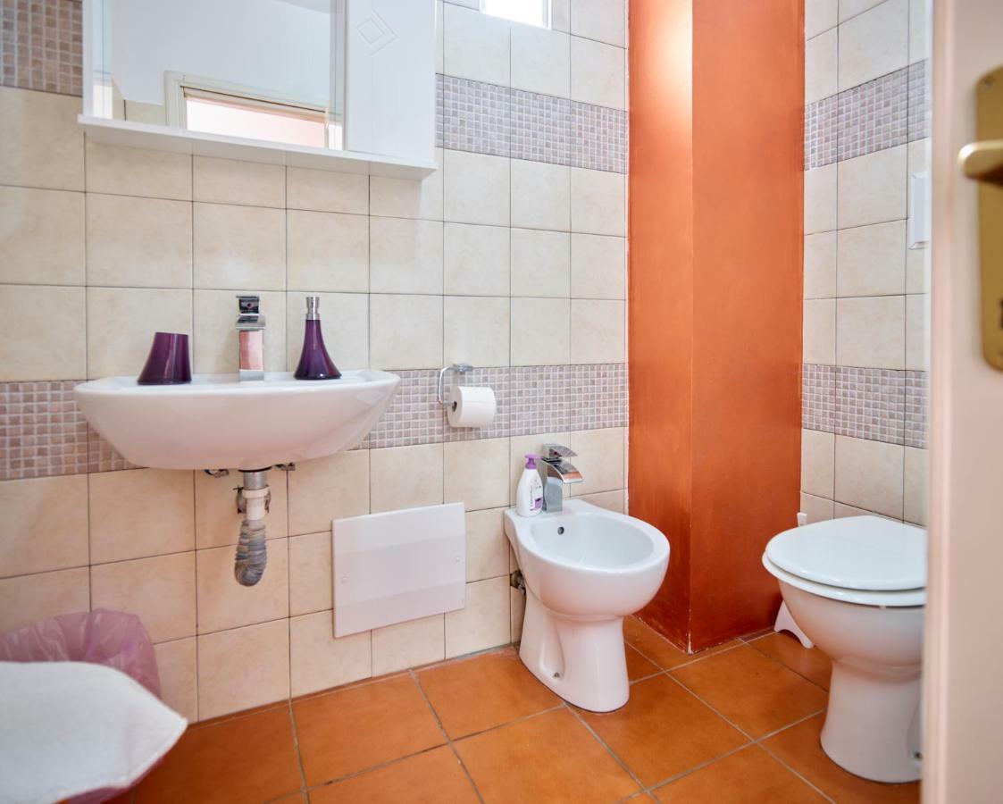Solerosa Bed & Breakfast Fondi Bagian luar foto